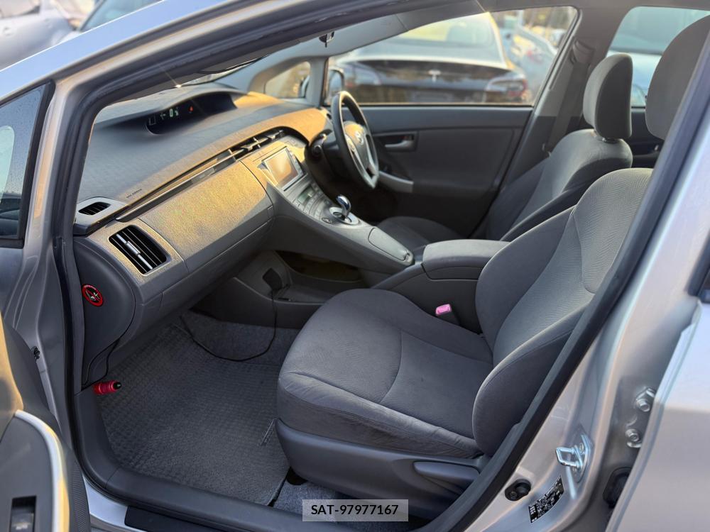 Toyota PRIUS 2011-01 1793327-9
