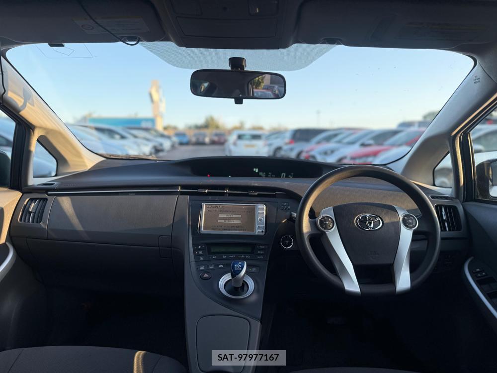 Toyota PRIUS 2011-01 1793327-11