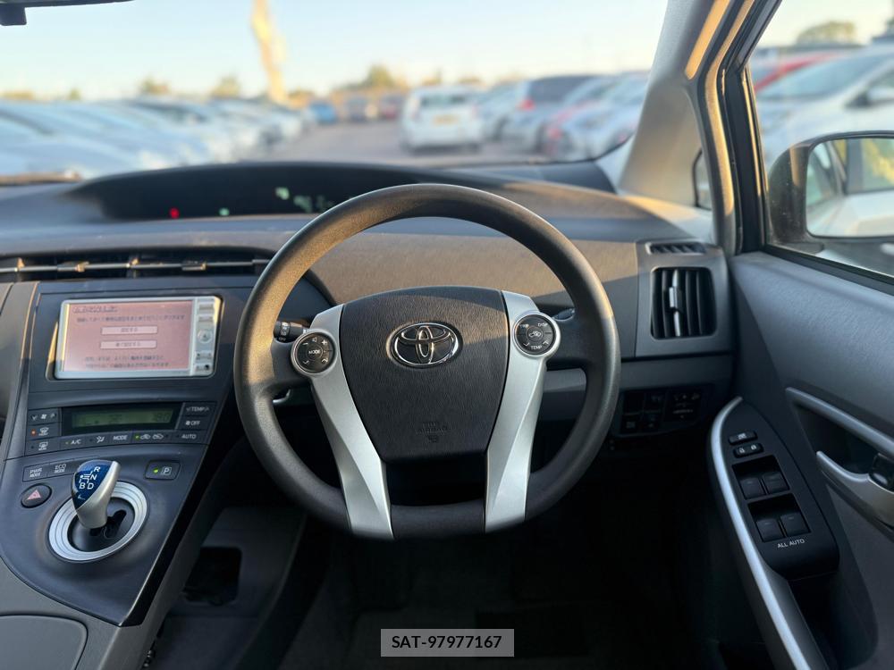 Toyota PRIUS 2011-01 1793327-12