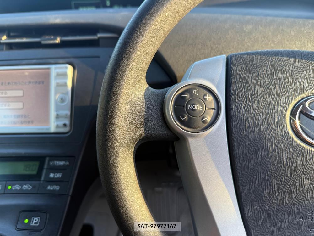 Toyota PRIUS 2011-01 1793327-14