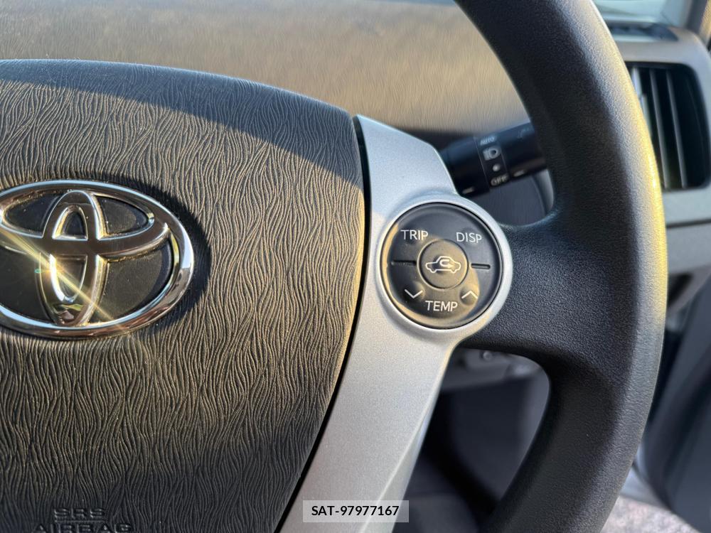 Toyota PRIUS 2011-01 1793327-15