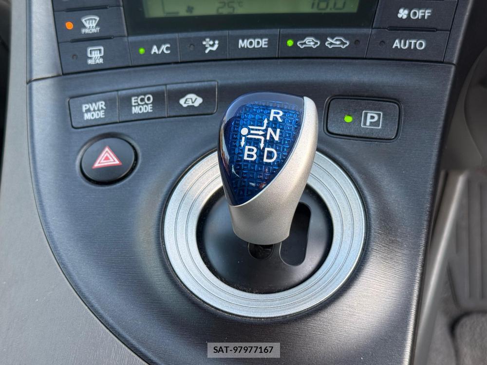 Toyota PRIUS 2011-01 1793327-22