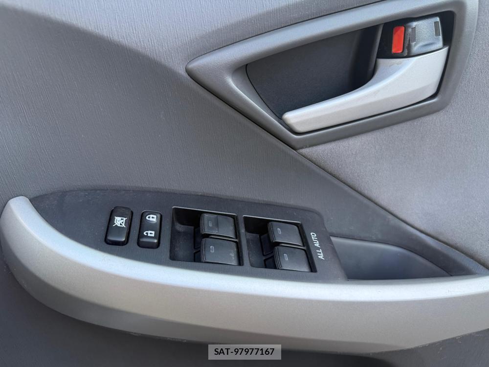 Toyota PRIUS 2011-01 1793327-24