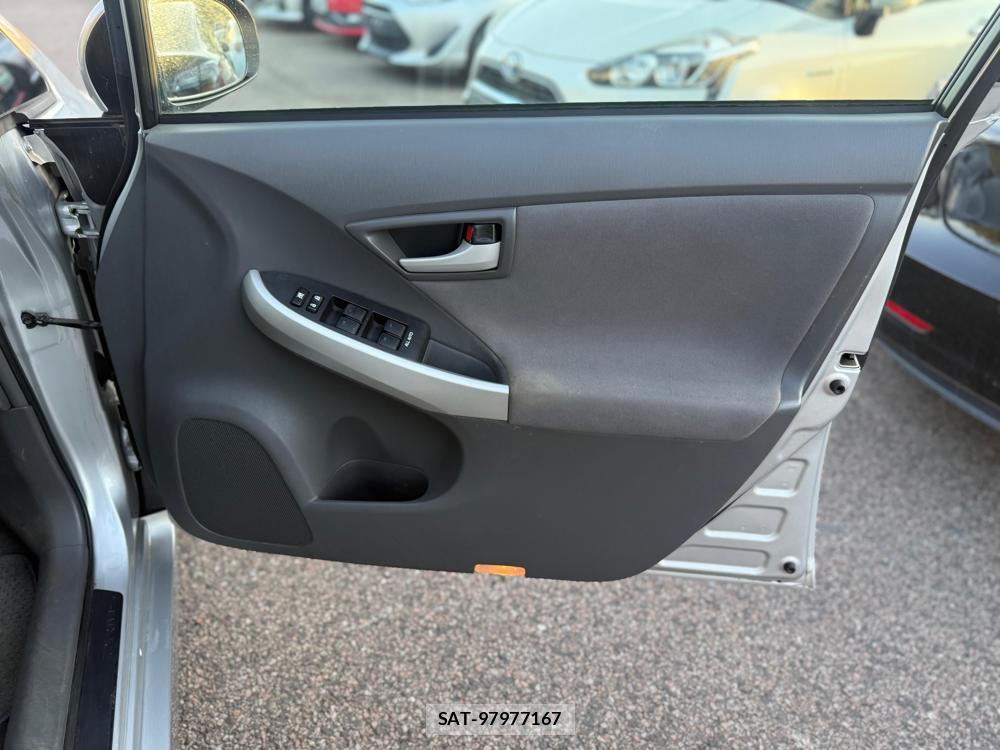 Toyota PRIUS 2011-01 1793327-28