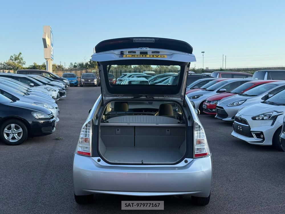 Toyota PRIUS 2011-01 1793327-30