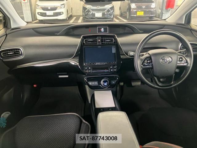 Toyota PRIUS 2019-07 8037653-18
