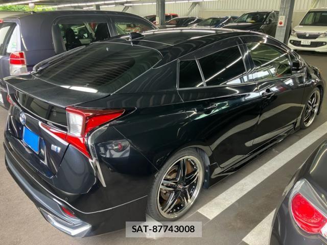 Toyota PRIUS 2019-07 8037653-2