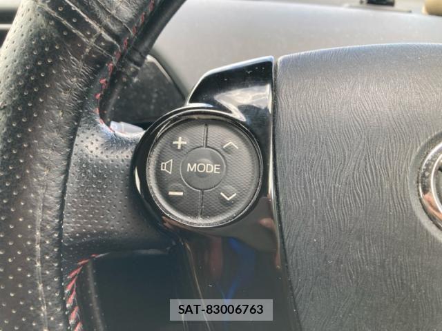Toyota PRIUS 2015-01 8037710-17