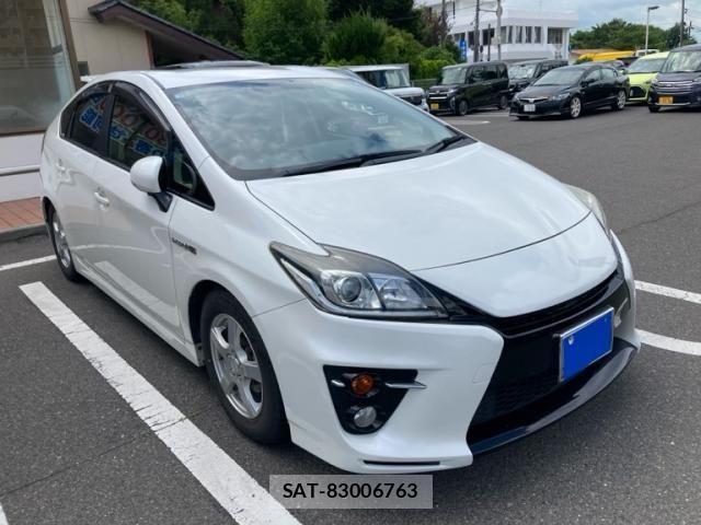 Toyota PRIUS 2015-01 8037710-2