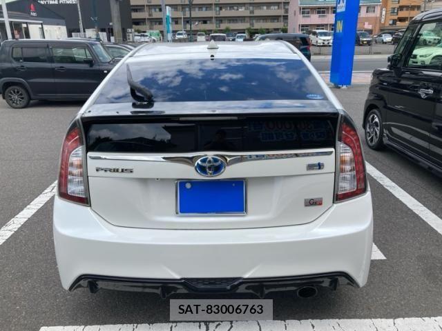 Toyota PRIUS 2015-01 8037710-4