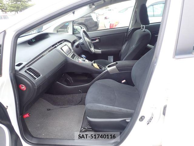 Toyota PRIUS 2015-06 8037711-23