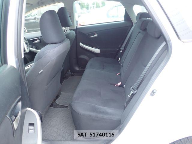 Toyota PRIUS 2015-06 8037711-24