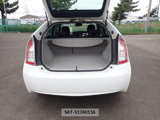 Toyota PRIUS 2015-06 8037711-25