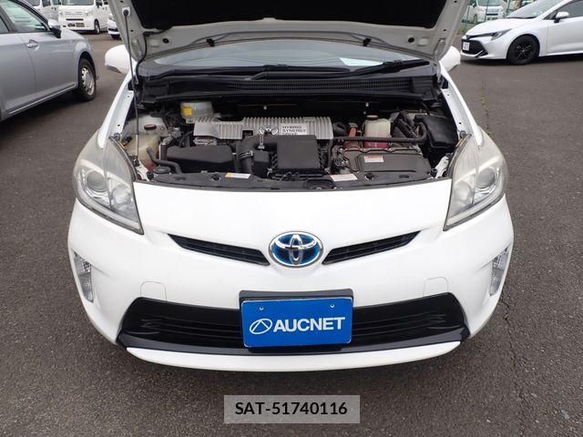 Toyota PRIUS 2015-06 8037711-26
