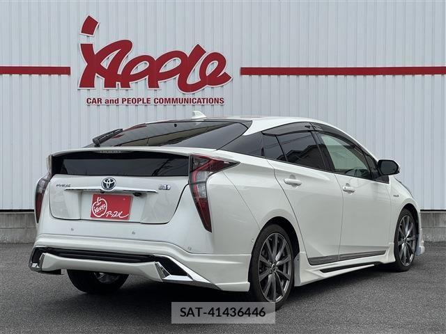 Toyota PRIUS 2016-09 8037669-2