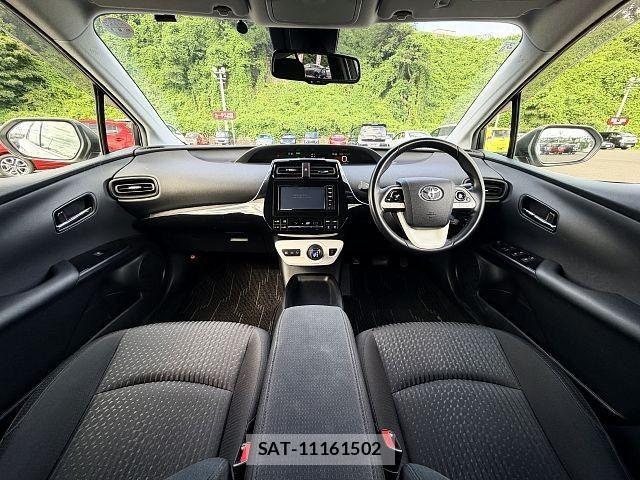 Toyota PRIUS 2018-03 8037665-1