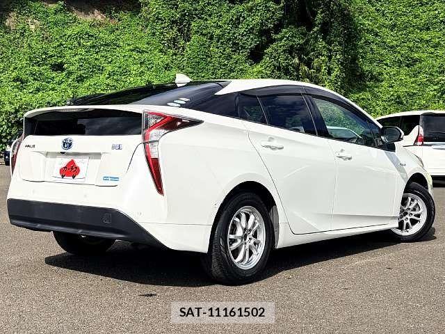 Toyota PRIUS 2018-03 8037665-2
