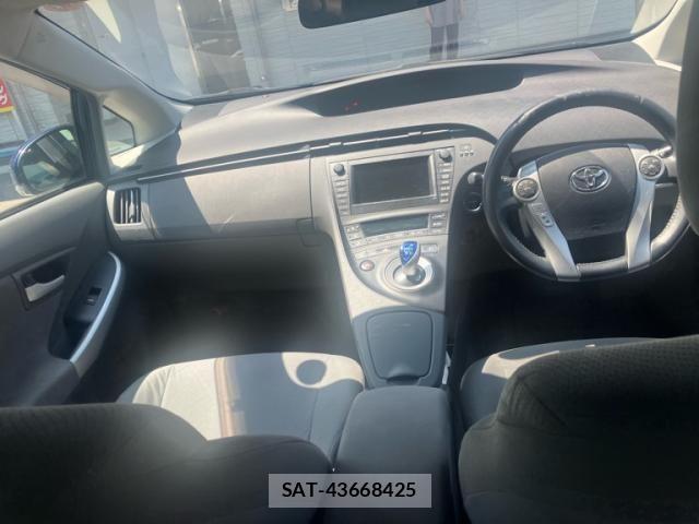 Toyota PRIUS 2010-02 8037744-16