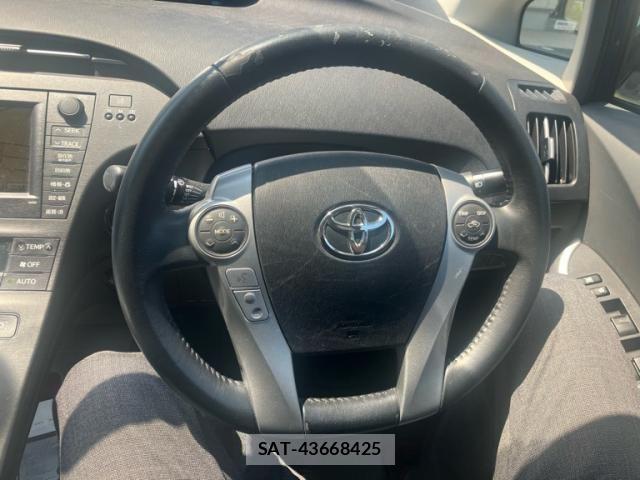 Toyota PRIUS 2010-02 8037744-18