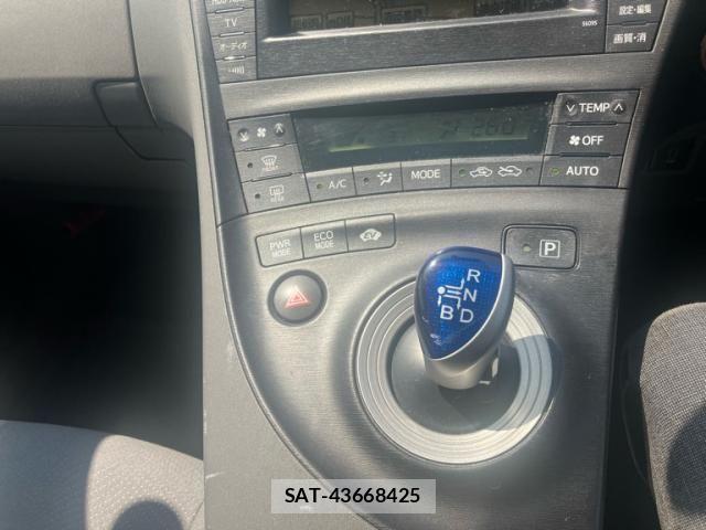 Toyota PRIUS 2010-02 8037744-20