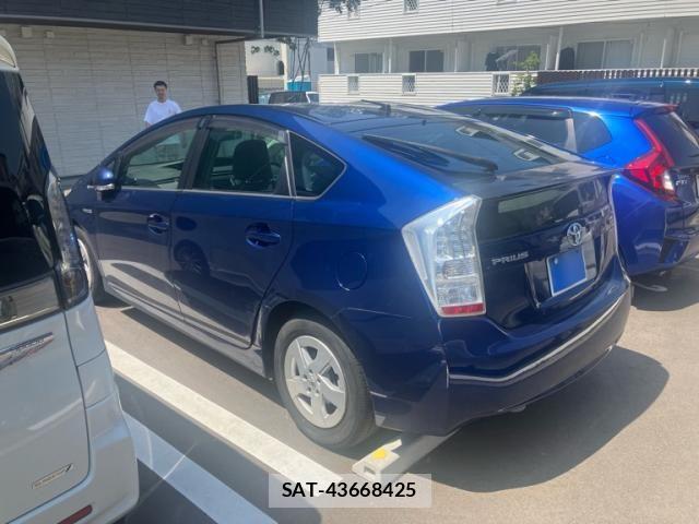 Toyota PRIUS 2010-02 8037744-3