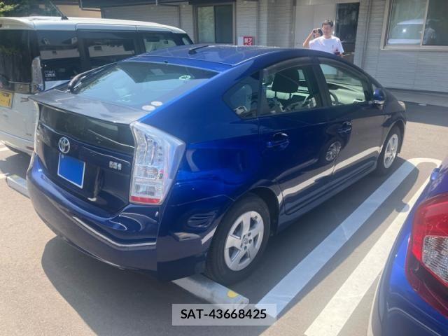 Toyota PRIUS 2010-02 8037744-4