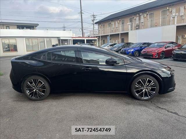 Toyota PRIUS 2023-04 8037643-12