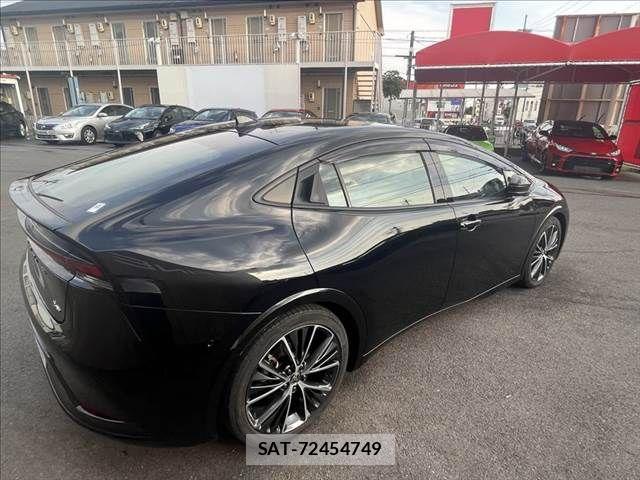 Toyota PRIUS 2023-04 8037643-13