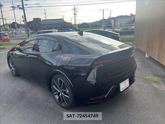 Toyota PRIUS 2023-04 8037643-15