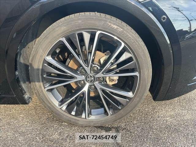 Toyota PRIUS 2023-04 8037643-23
