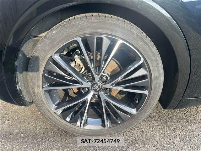Toyota PRIUS 2023-04 8037643-24