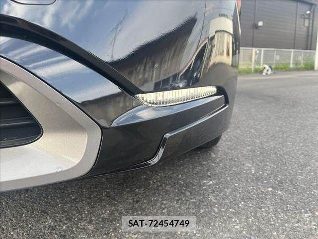 Toyota PRIUS 2023-04 8037643-27
