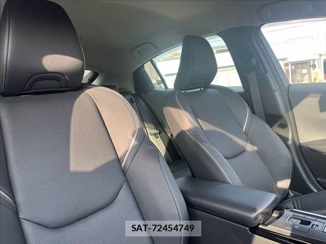 Toyota PRIUS 2023-04 8037643-3