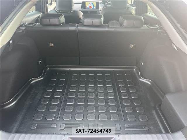 Toyota PRIUS 2023-04 8037643-5