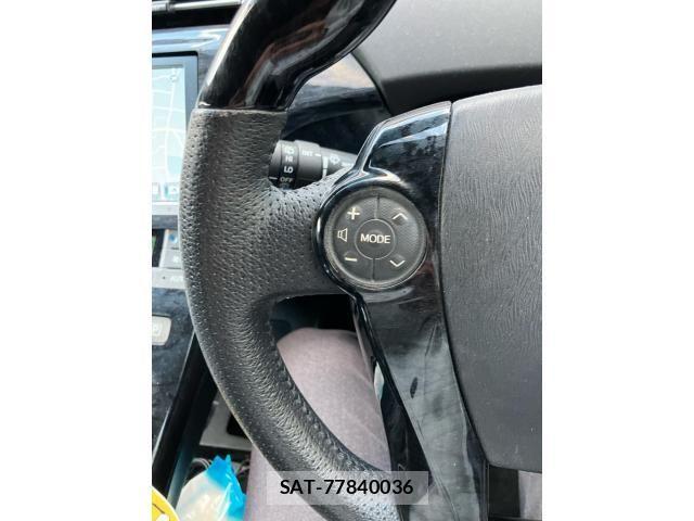 Toyota PRIUS 2013-05 8037721-16