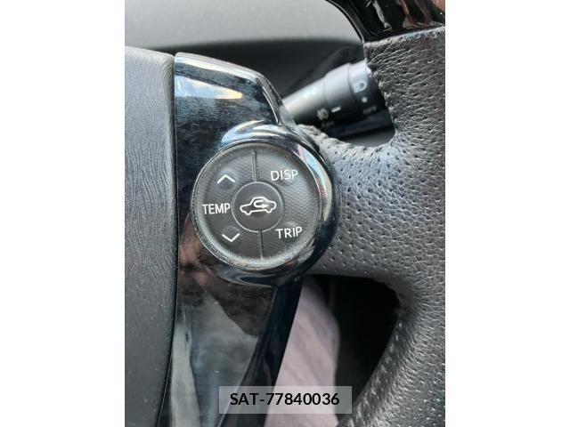 Toyota PRIUS 2013-05 8037721-17