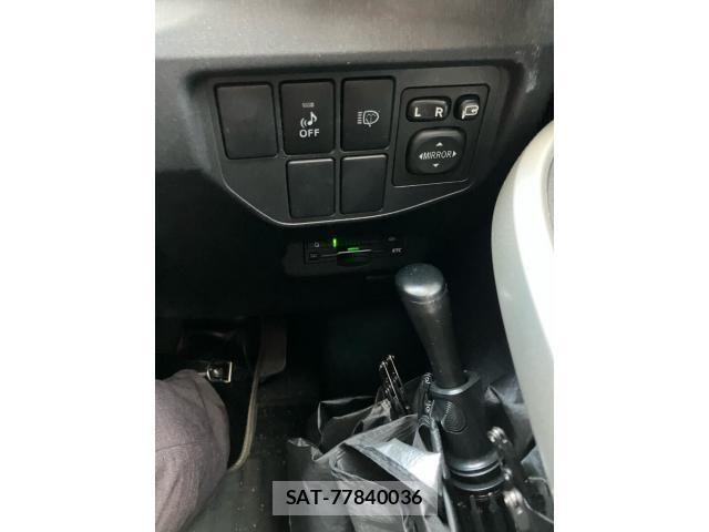 Toyota PRIUS 2013-05 8037721-18