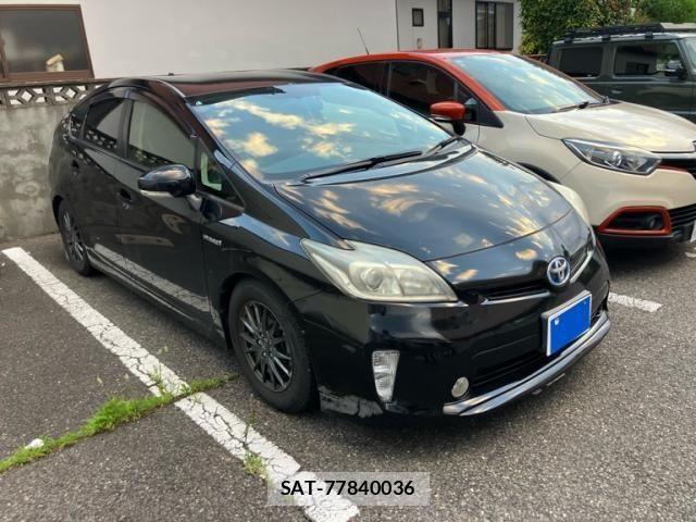 Toyota PRIUS 2013-05 8037721-1