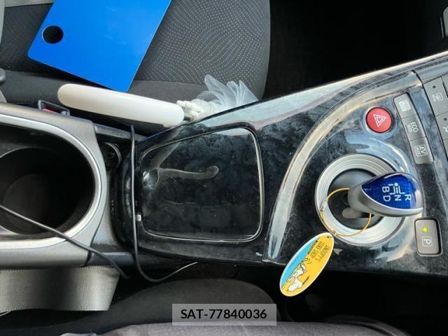 Toyota PRIUS 2013-05 8037721-23