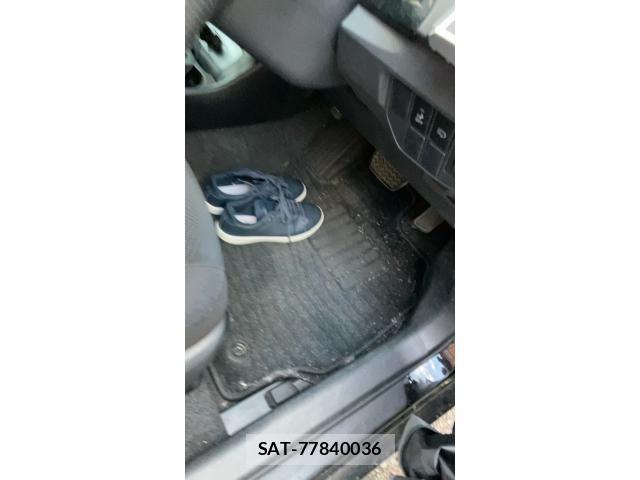Toyota PRIUS 2013-05 8037721-27