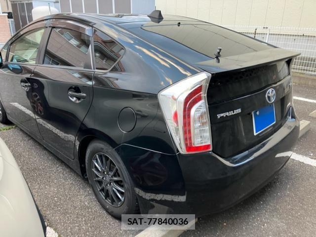 Toyota PRIUS 2013-05 8037721-5