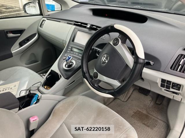 Toyota PRIUS 2009-11 8037745-13