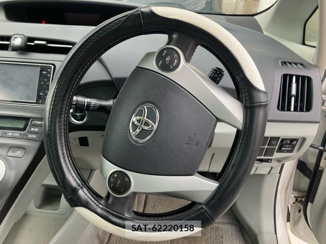 Toyota PRIUS 2009-11 8037745-16