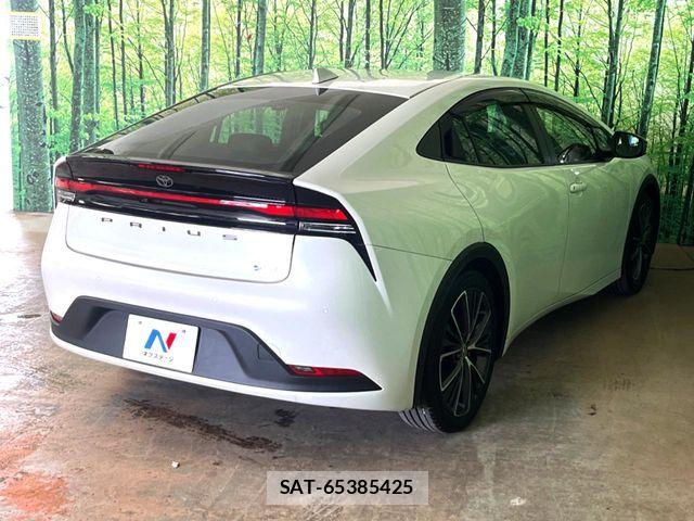 Toyota PRIUS 2023-09 8037651-12