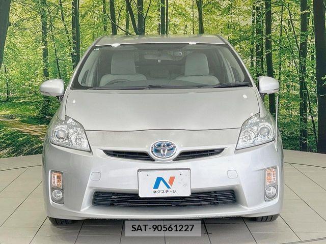 Toyota PRIUS 2009-11 8037734-13