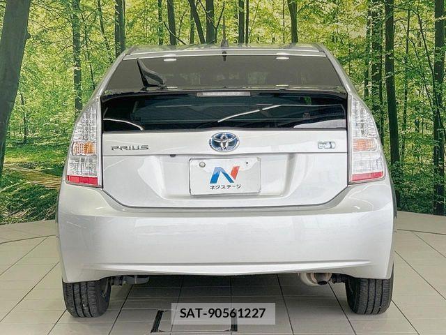 Toyota PRIUS 2009-11 8037734-14