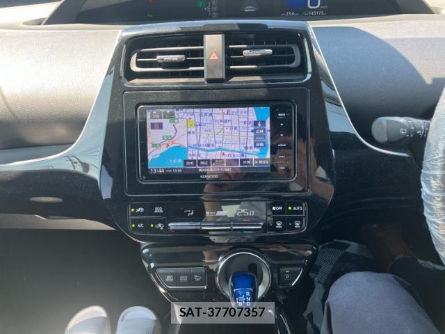 Toyota PRIUS 2018-01 8037697-19
