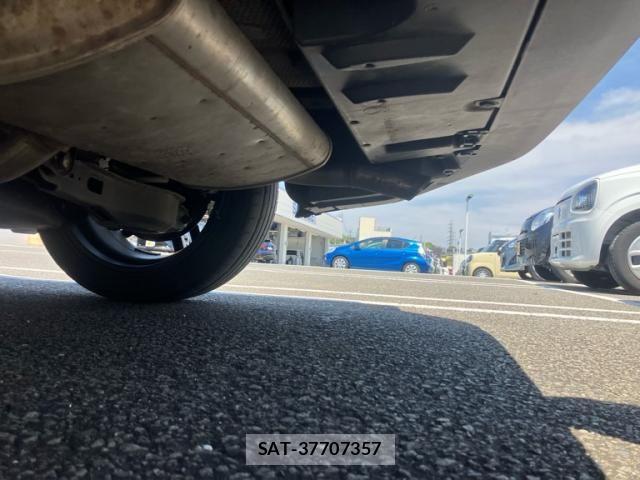 Toyota PRIUS 2018-01 8037697-24