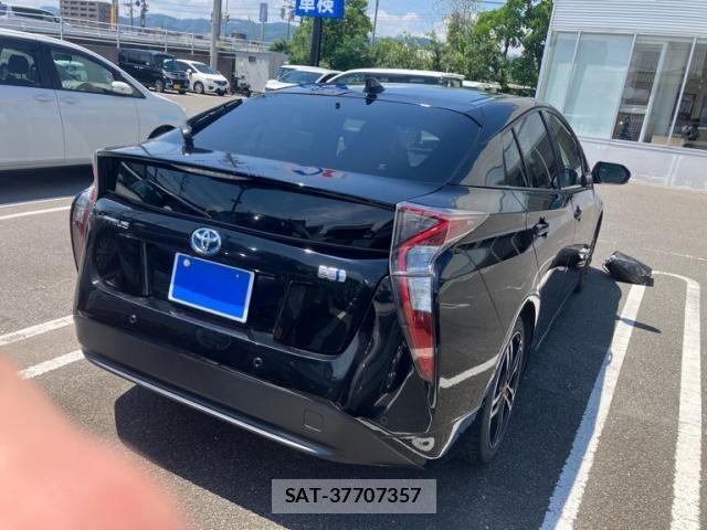 Toyota PRIUS 2018-01 8037697-2