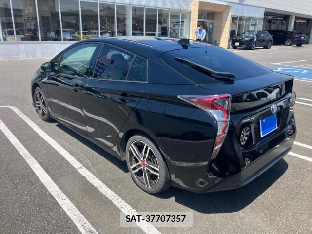 Toyota PRIUS 2018-01 8037697-3